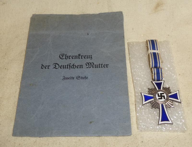 German WWII Mothers Cross in Silver and Envelope