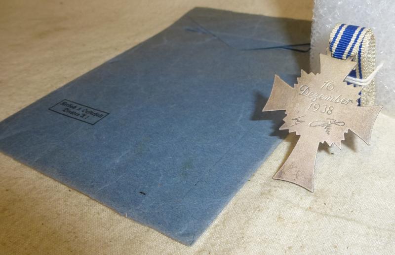 German WWII Mothers Cross in Silver and Envelope