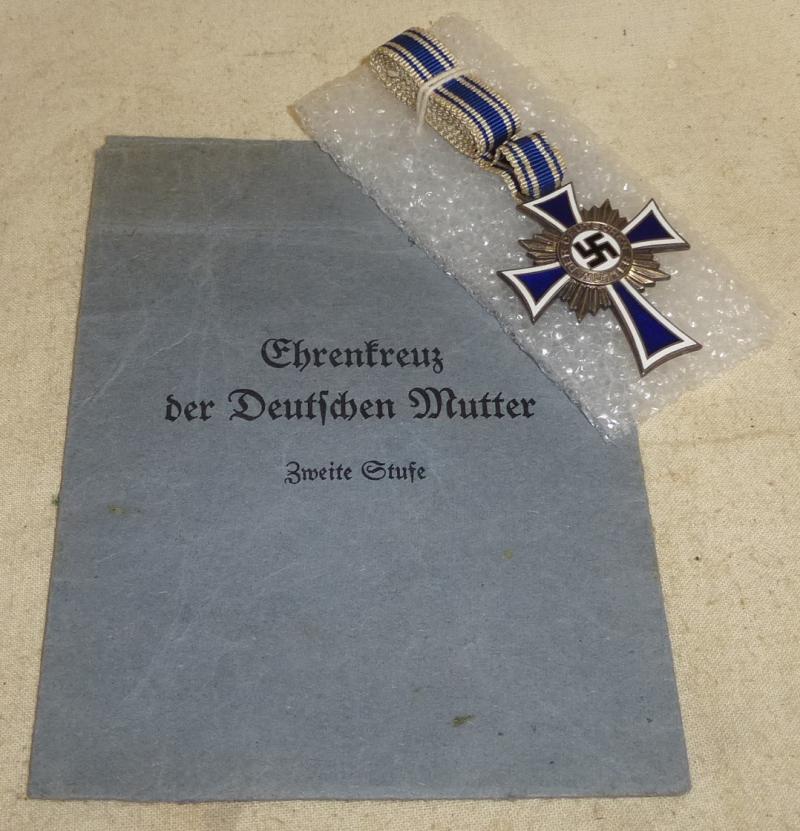 German WWII Mothers Cross in Silver and Envelope