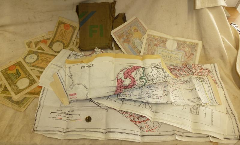 Very Rare WWII Escape Money/Map Purse RAF Issued With Early Silk Maps